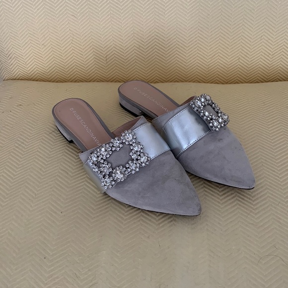 VGUC D:Fuse shoe - Picture 1 of 9